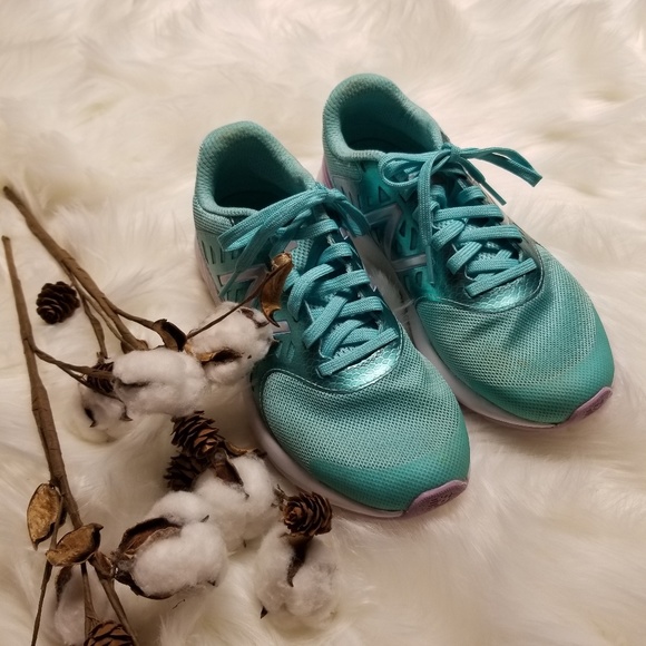 cute new balance tennis shoes